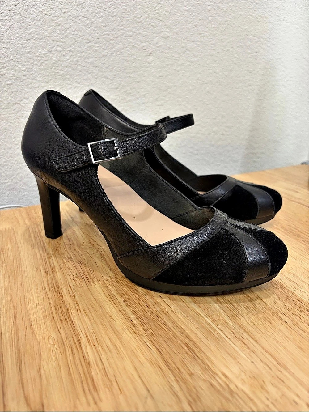 Clarks Women's Ambyr Light Black Heels Maryjane Retro Vibtage Vibe